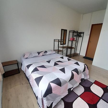Adinda Homestay كُوالا تيرينغانو المظهر الخارجي الصورة